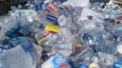 有了它，塑料 24 小时就能降解 塑料制品环保新希望